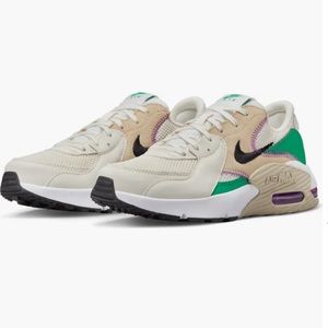 NWOB- Air Max Excee Sneaker